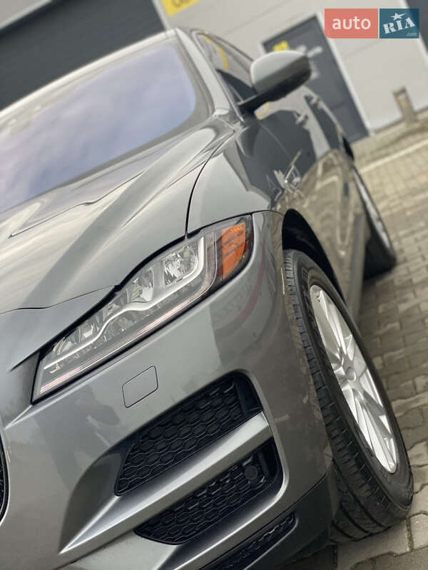 Внедорожник / Кроссовер Jaguar F-Pace 2017 в Нововолынске фото 17 Внедорожник / Кроссовер Jaguar F-Pace 2017 в Нововолынске