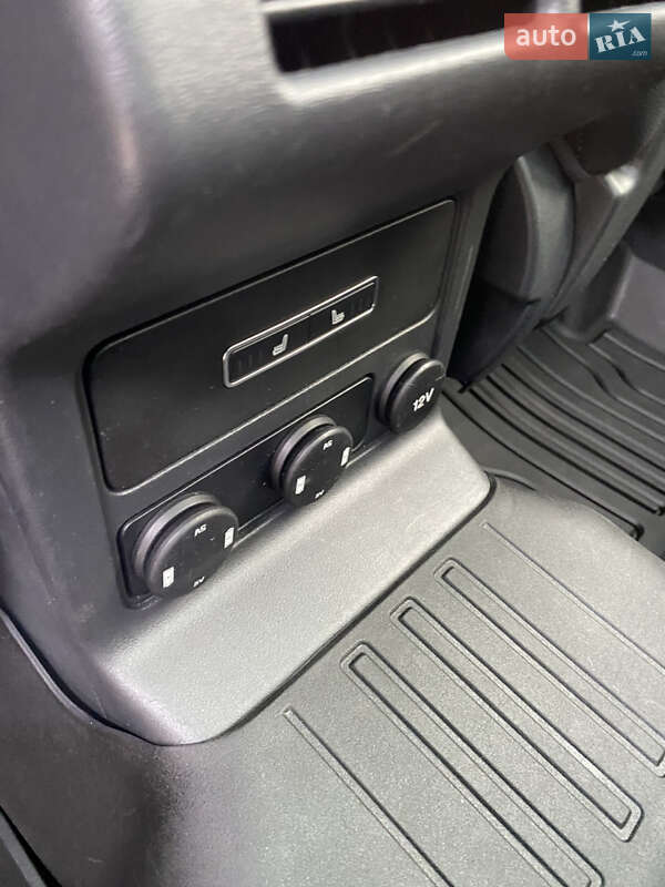 Внедорожник / Кроссовер Jaguar F-Pace 2017 в Нововолынске фото 36 Внедорожник / Кроссовер Jaguar F-Pace 2017 в Нововолынске