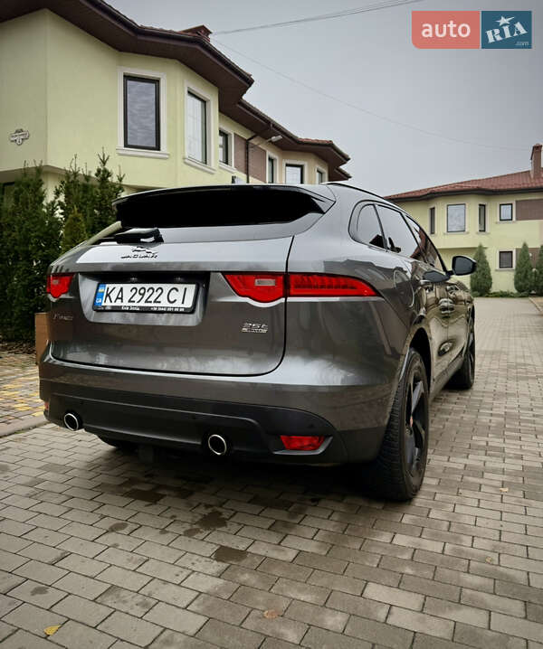 Внедорожник / Кроссовер Jaguar F-Pace 2016 в Киеве