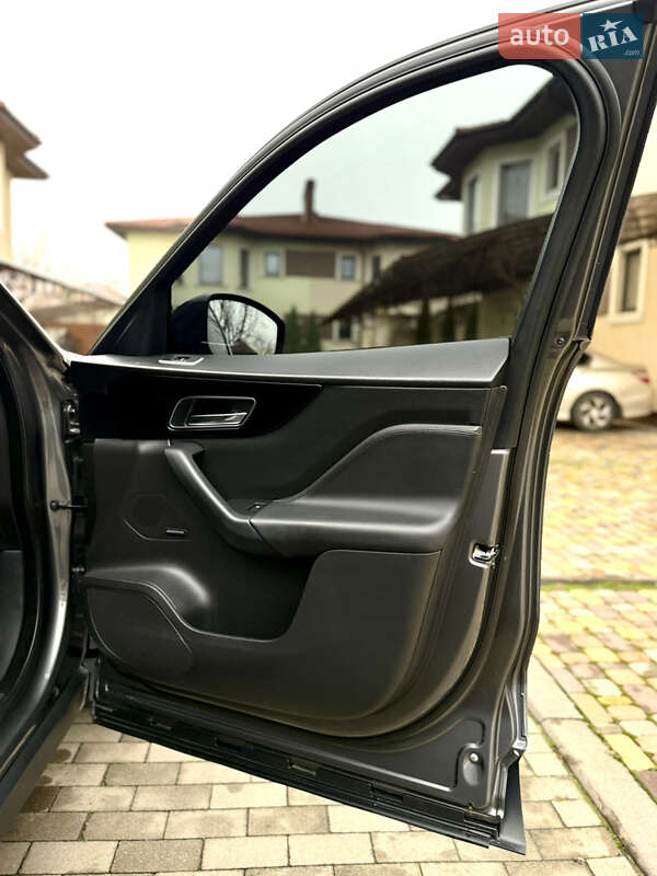 Внедорожник / Кроссовер Jaguar F-Pace 2016 в Киеве