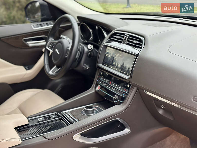 Внедорожник / Кроссовер Jaguar F-Pace 2020 в Киеве