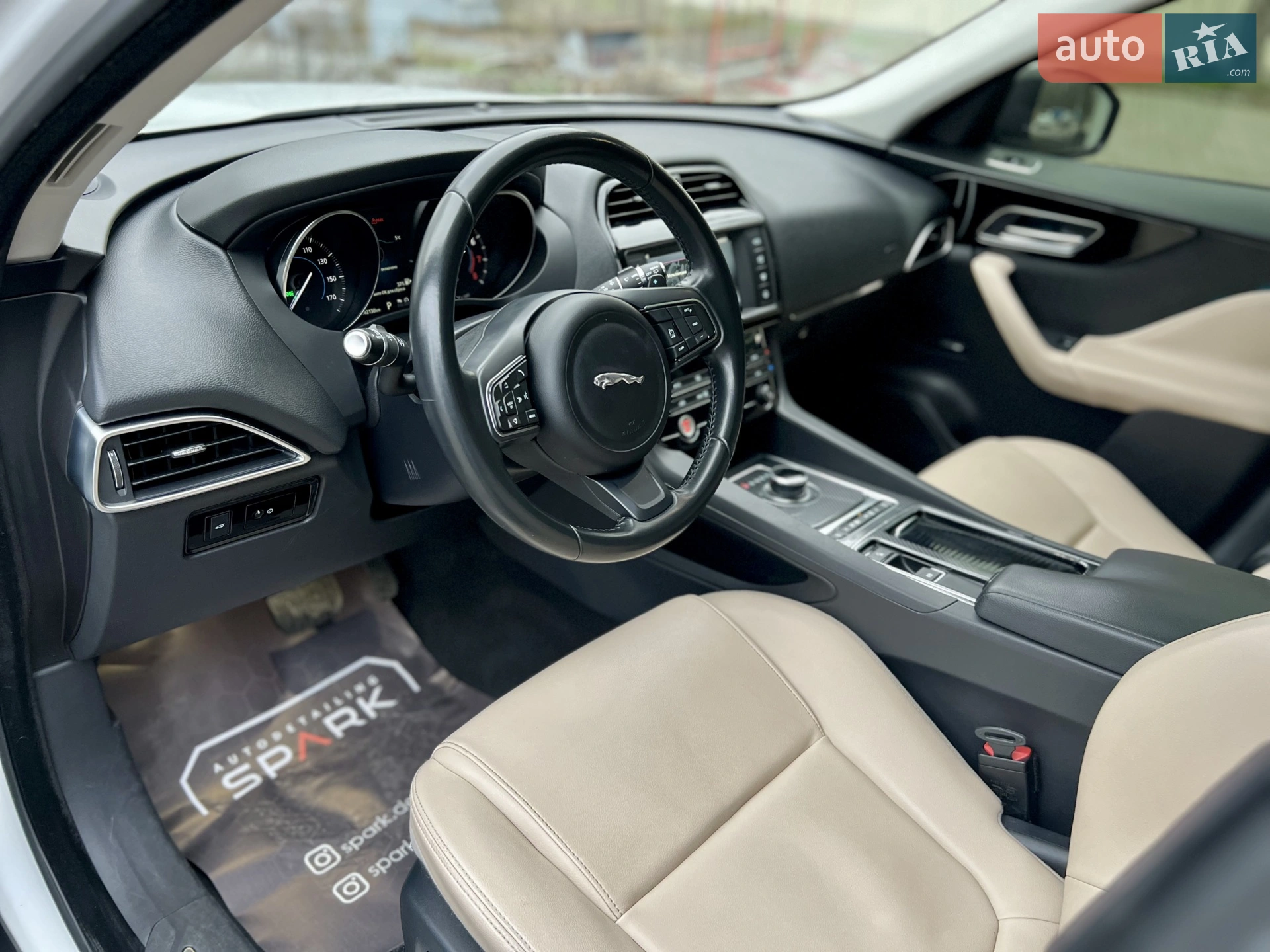 2018 Jaguar F-Pace - мініатюра 25