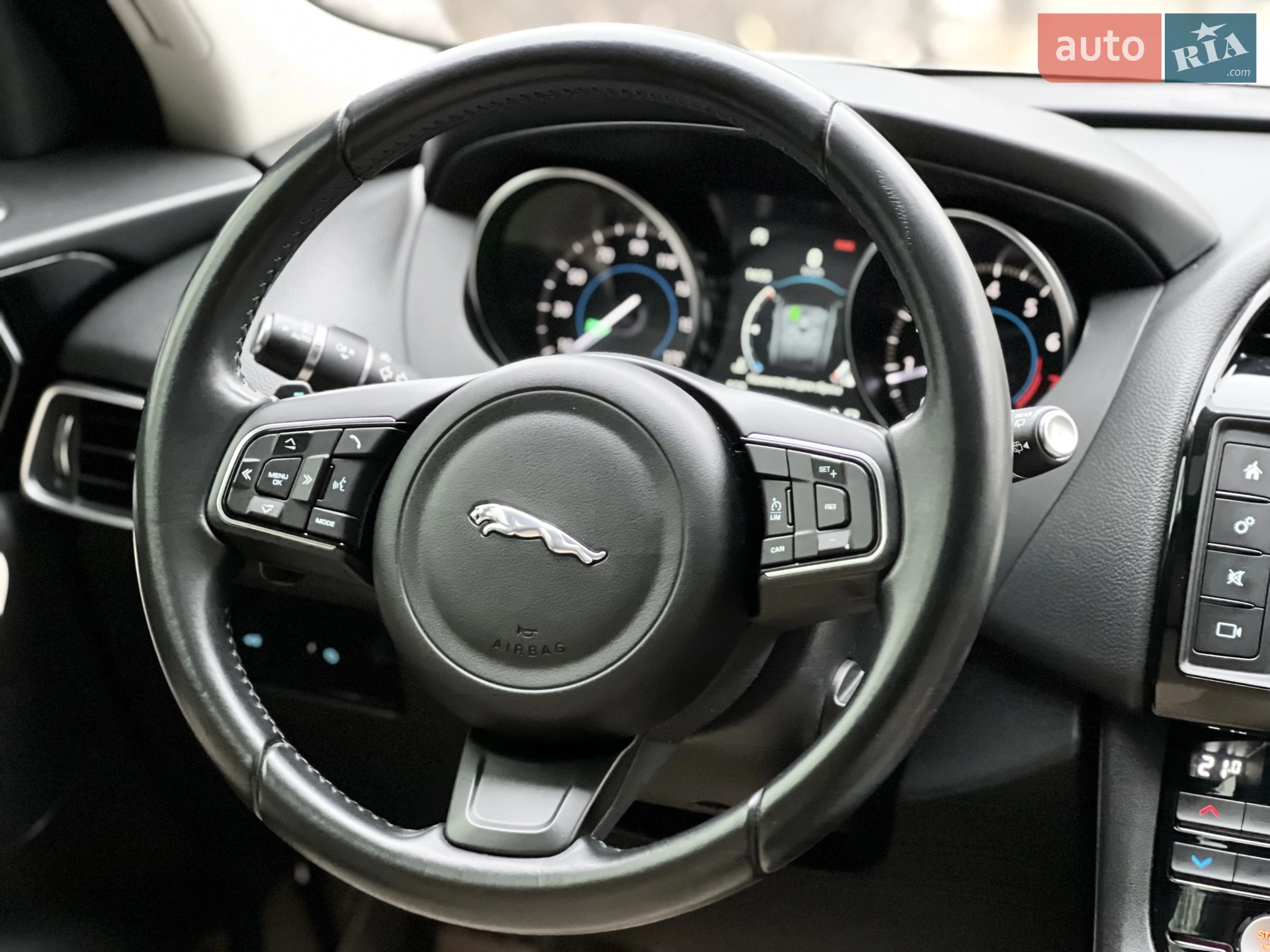 2018 Jaguar F-Pace - мініатюра 43