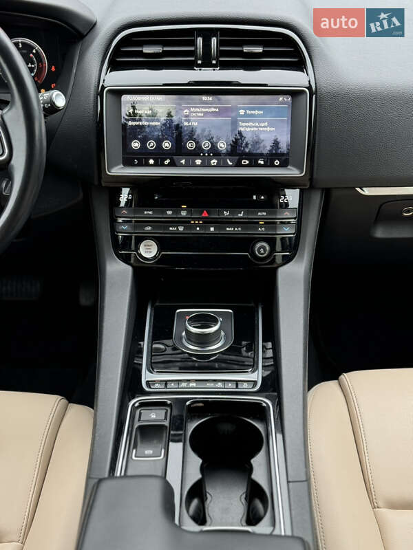 Внедорожник / Кроссовер Jaguar F-Pace 2016 в Киеве фото 10 Внедорожник / Кроссовер Jaguar F-Pace 2016 в Киеве