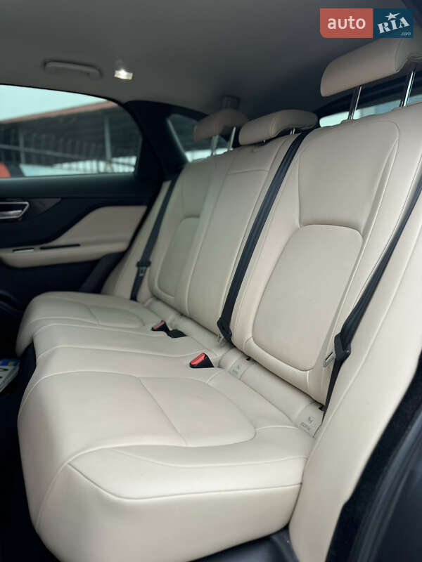Внедорожник / Кроссовер Jaguar F-Pace 2016 в Киеве фото 12 Внедорожник / Кроссовер Jaguar F-Pace 2016 в Киеве