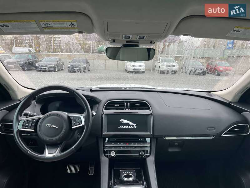 Внедорожник / Кроссовер Jaguar F-Pace 2018 в Киеве фото 12 Внедорожник / Кроссовер Jaguar F-Pace 2018 в Киеве