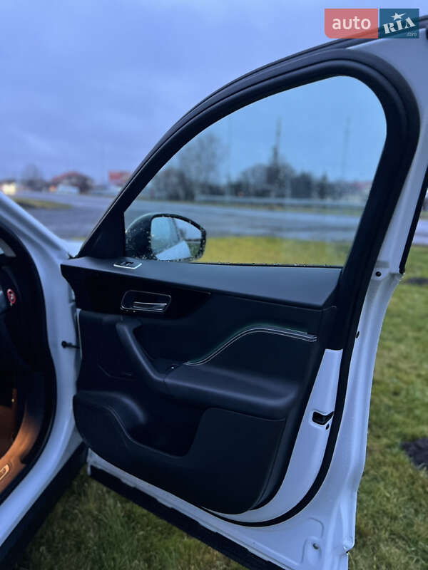 Внедорожник / Кроссовер Jaguar F-Pace 2017 в Ковеле