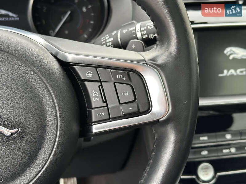 Внедорожник / Кроссовер Jaguar F-Pace 2017 в Киеве фото 28 Внедорожник / Кроссовер Jaguar F-Pace 2017 в Киеве