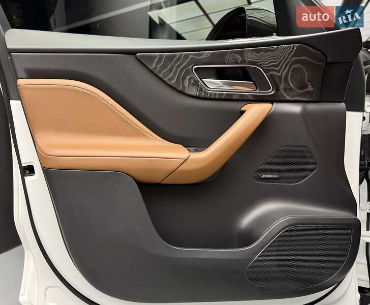 Внедорожник / Кроссовер Jaguar F-Pace 2019 в Киеве