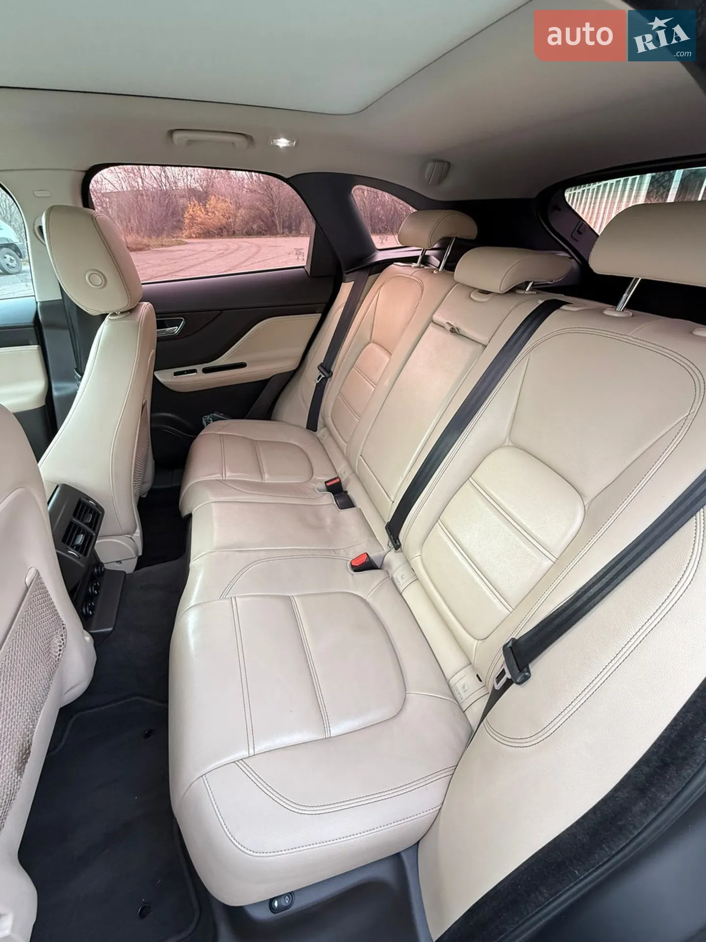 2017 Jaguar F-Pace - мініатюра 6