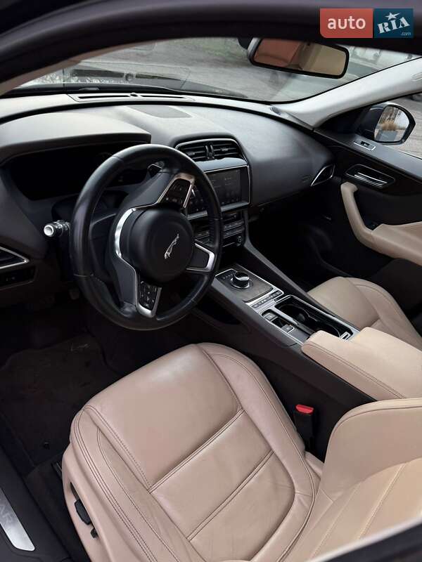 Внедорожник / Кроссовер Jaguar F-Pace 2017 в Кривом Роге