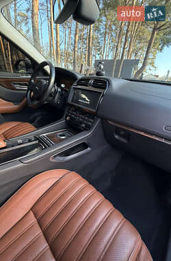 Внедорожник / Кроссовер Jaguar F-Pace 2016 в Киеве