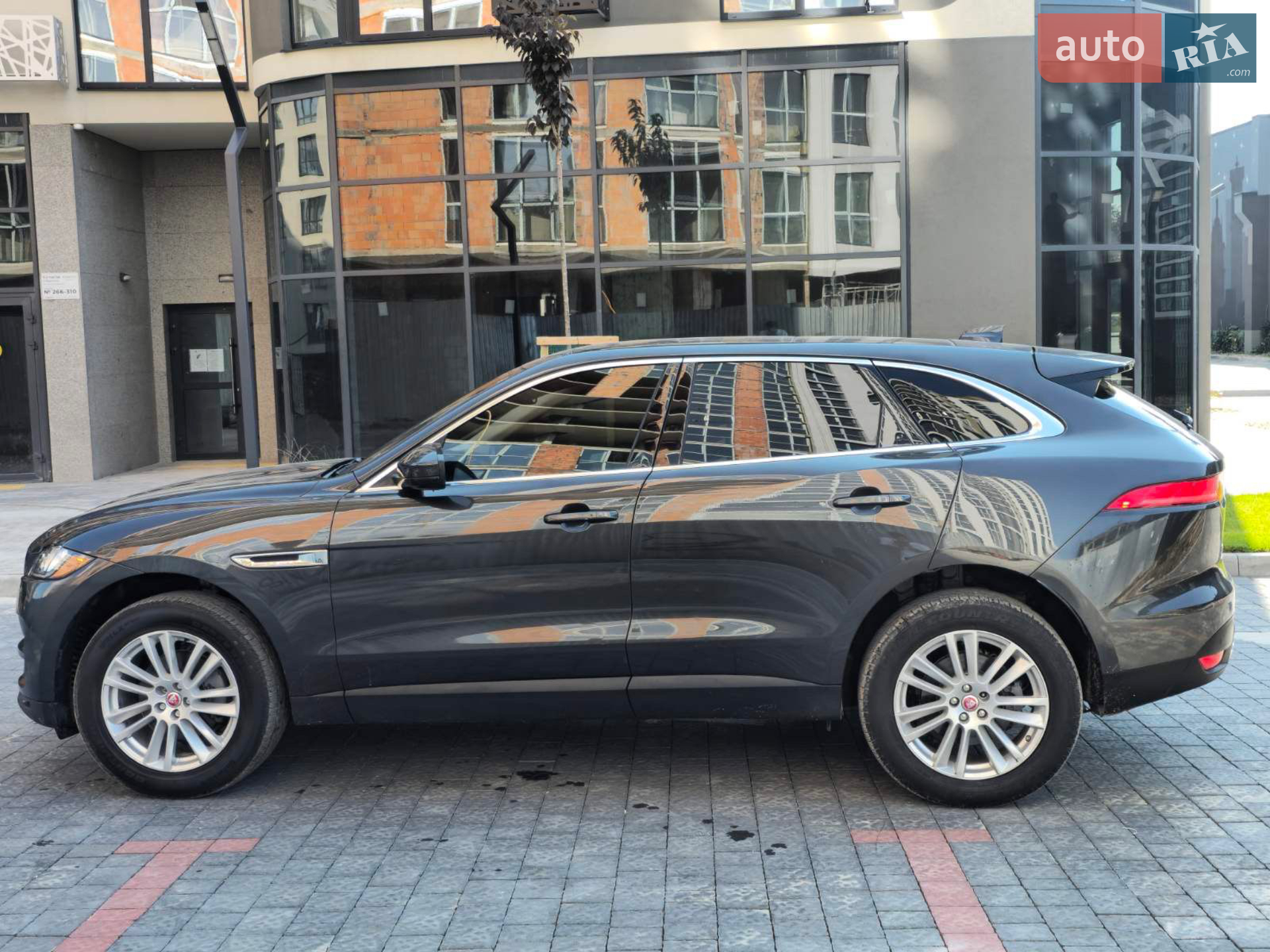 2017 Jaguar F-Pace - мініатюра 6