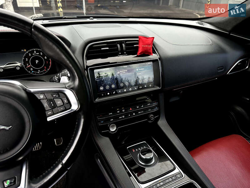 Внедорожник / Кроссовер Jaguar F-Pace 2018 в Полтаве фото 18 Внедорожник / Кроссовер Jaguar F-Pace 2018 в Полтаве