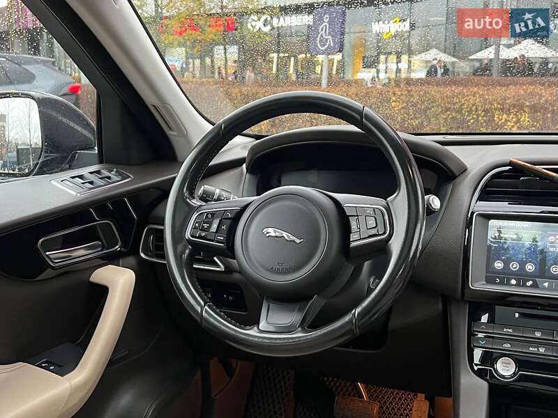 Внедорожник / Кроссовер Jaguar F-Pace 2016 в Киеве фото 26 Внедорожник / Кроссовер Jaguar F-Pace 2016 в Киеве