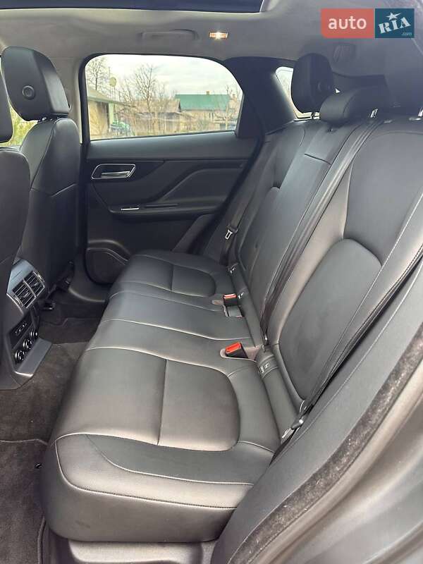 Позашляховик / Кросовер Jaguar F-Pace 2018 в Володимирі