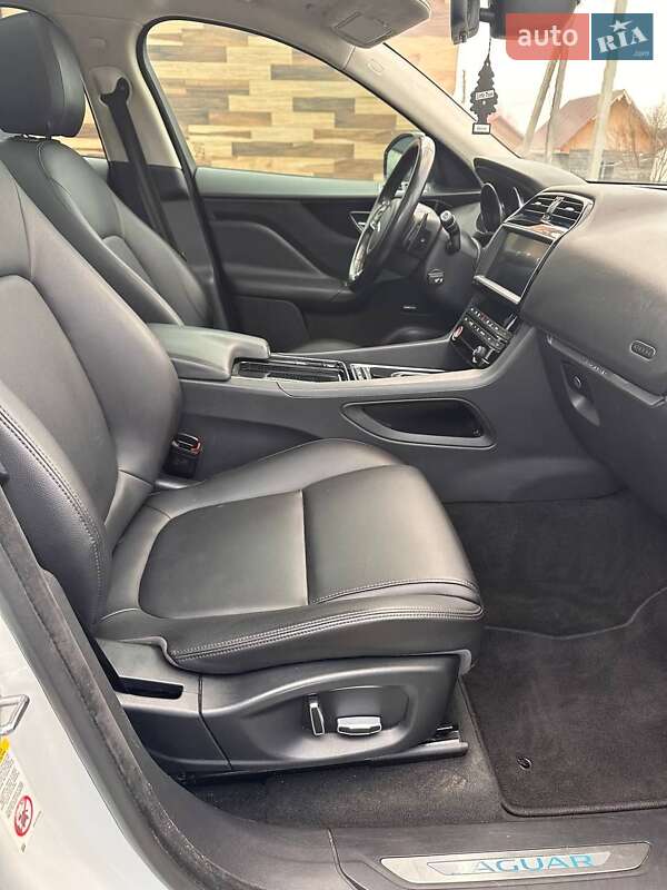 Позашляховик / Кросовер Jaguar F-Pace 2018 в Володимирі