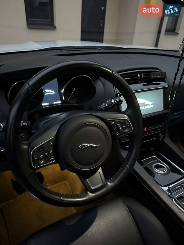 Внедорожник / Кроссовер Jaguar F-Pace 2019 в Запорожье