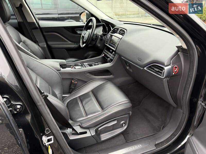 Позашляховик / Кросовер Jaguar F-Pace 2017 в Луцьку