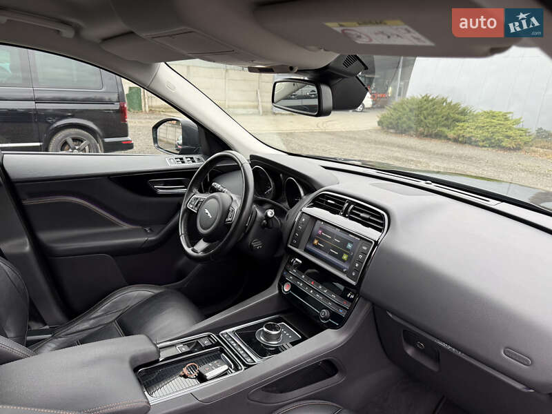Позашляховик / Кросовер Jaguar F-Pace 2017 в Луцьку