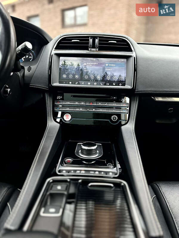 Позашляховик / Кросовер Jaguar F-Pace 2016 в Житомирі