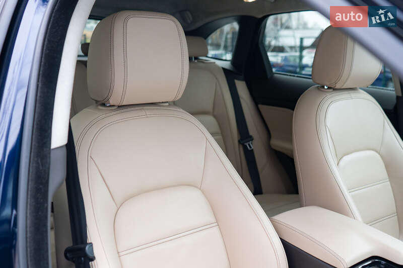 Внедорожник / Кроссовер Jaguar F-Pace 2019 в Киеве фото 41 Внедорожник / Кроссовер Jaguar F-Pace 2019 в Киеве