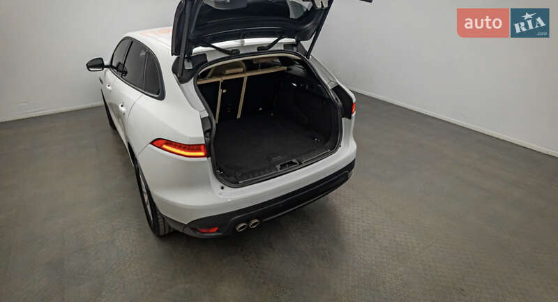 Внедорожник / Кроссовер Jaguar F-Pace 2017 в Киеве фото 9 Внедорожник / Кроссовер Jaguar F-Pace 2017 в Киеве