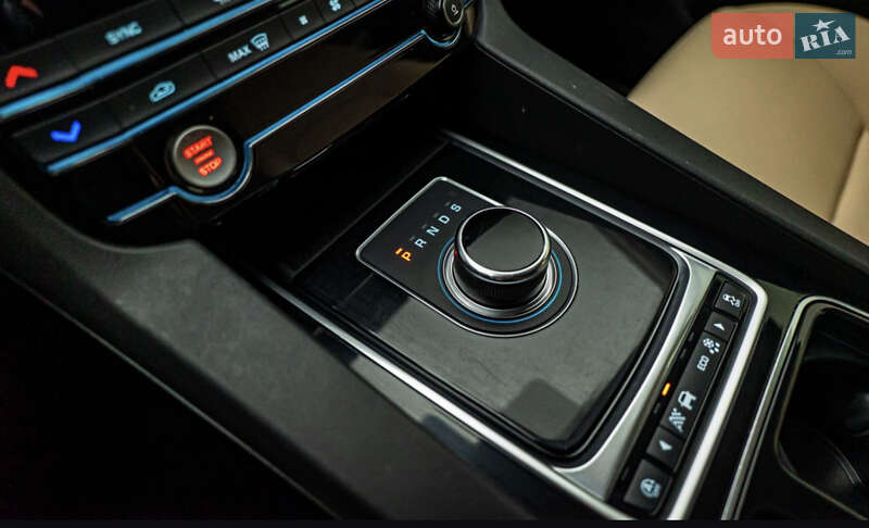 Внедорожник / Кроссовер Jaguar F-Pace 2017 в Киеве фото 13 Внедорожник / Кроссовер Jaguar F-Pace 2017 в Киеве