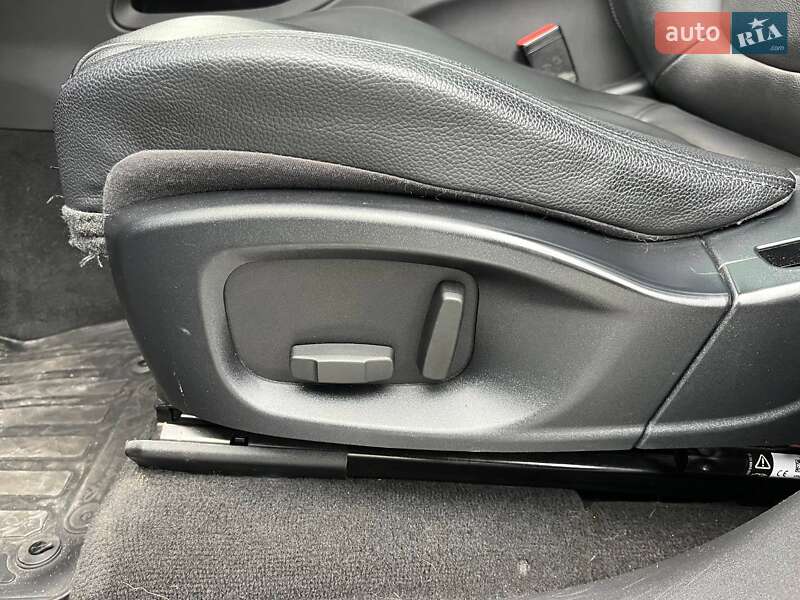 Внедорожник / Кроссовер Jaguar F-Pace 2017 в Киеве фото 16 Внедорожник / Кроссовер Jaguar F-Pace 2017 в Киеве