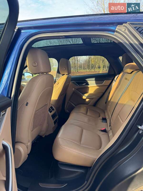 Внедорожник / Кроссовер Jaguar F-Pace 2021 в Ровно