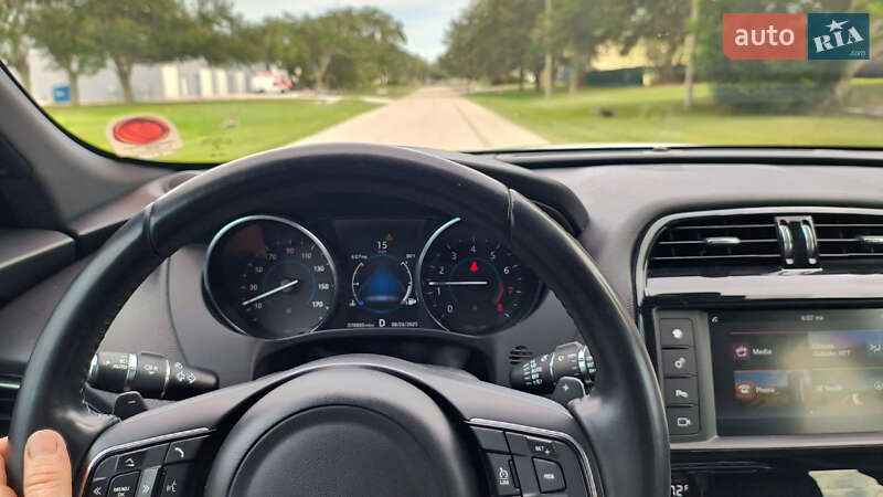 Внедорожник / Кроссовер Jaguar F-Pace 2017 в Киеве фото 8 Внедорожник / Кроссовер Jaguar F-Pace 2017 в Киеве