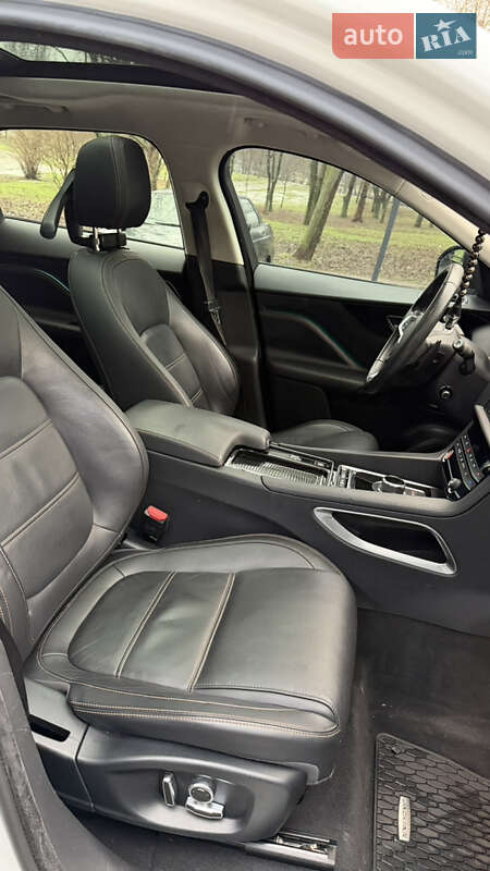 Внедорожник / Кроссовер Jaguar F-Pace 2019 в Запорожье