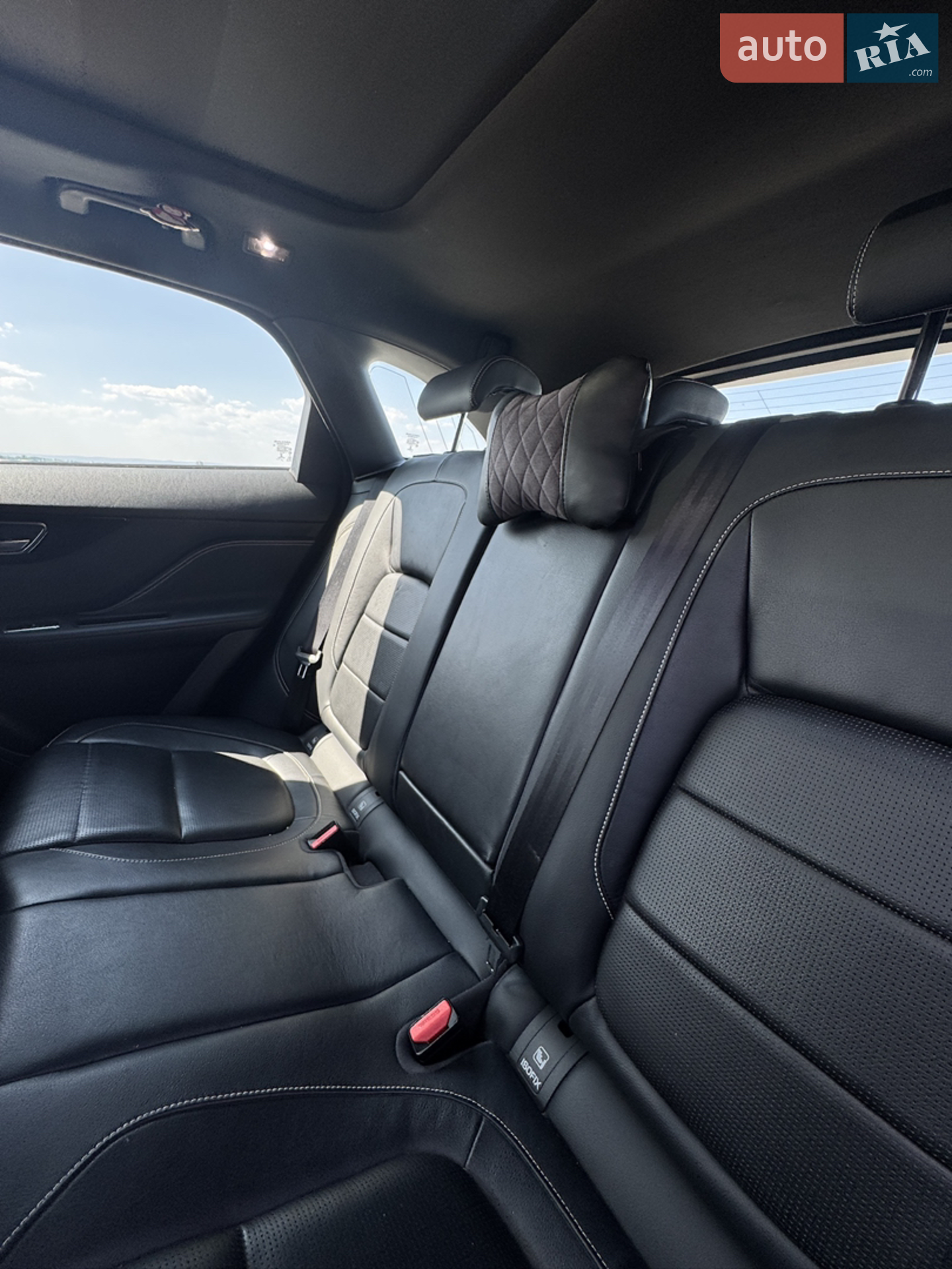 2018 Jaguar F-Pace - мініатюра 9