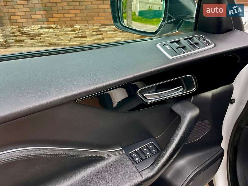 Внедорожник / Кроссовер Jaguar F-Pace 2018 в Киеве фото 25 Внедорожник / Кроссовер Jaguar F-Pace 2018 в Киеве