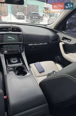 Внедорожник / Кроссовер Jaguar F-Pace 2016 в Киеве