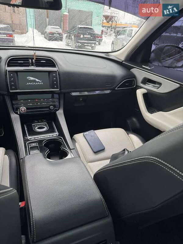 Внедорожник / Кроссовер Jaguar F-Pace 2017 в Киеве фото 7 Внедорожник / Кроссовер Jaguar F-Pace 2017 в Киеве