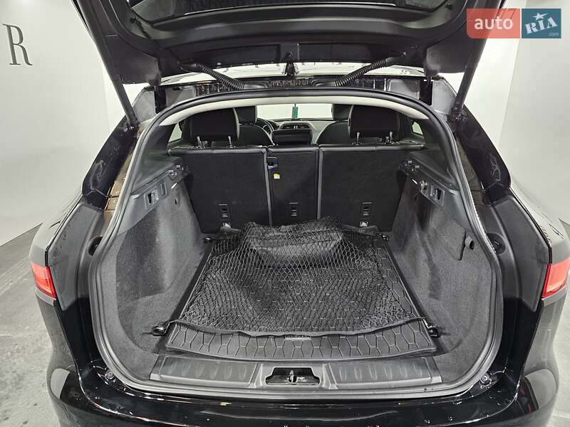 Внедорожник / Кроссовер Jaguar F-Pace 2017 в Киеве