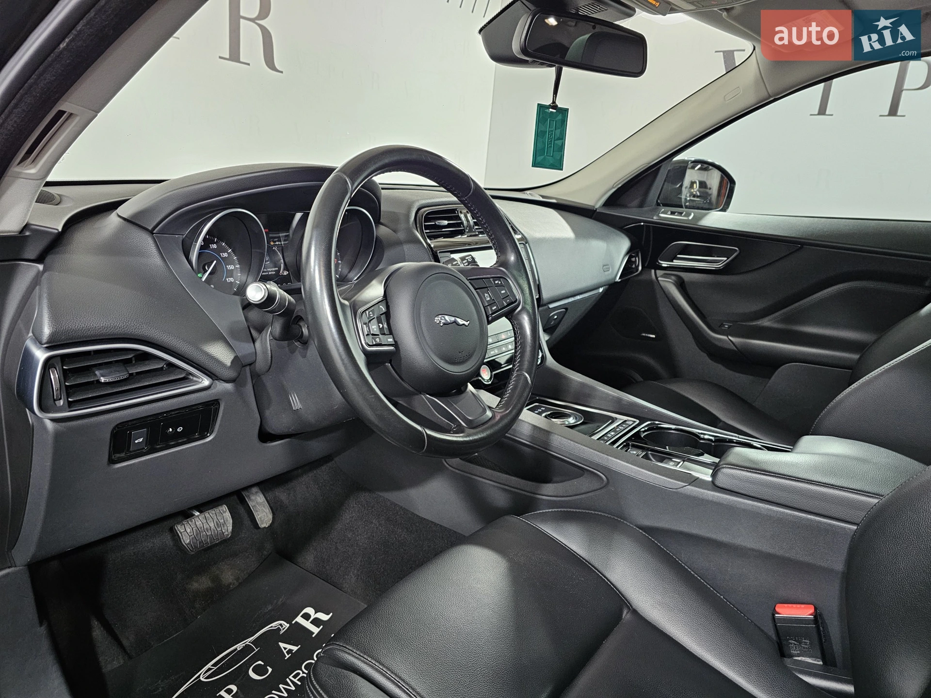2017 Jaguar F-Pace - мініатюра 23