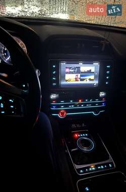 Внедорожник / Кроссовер Jaguar F-Pace 2016 в Киеве