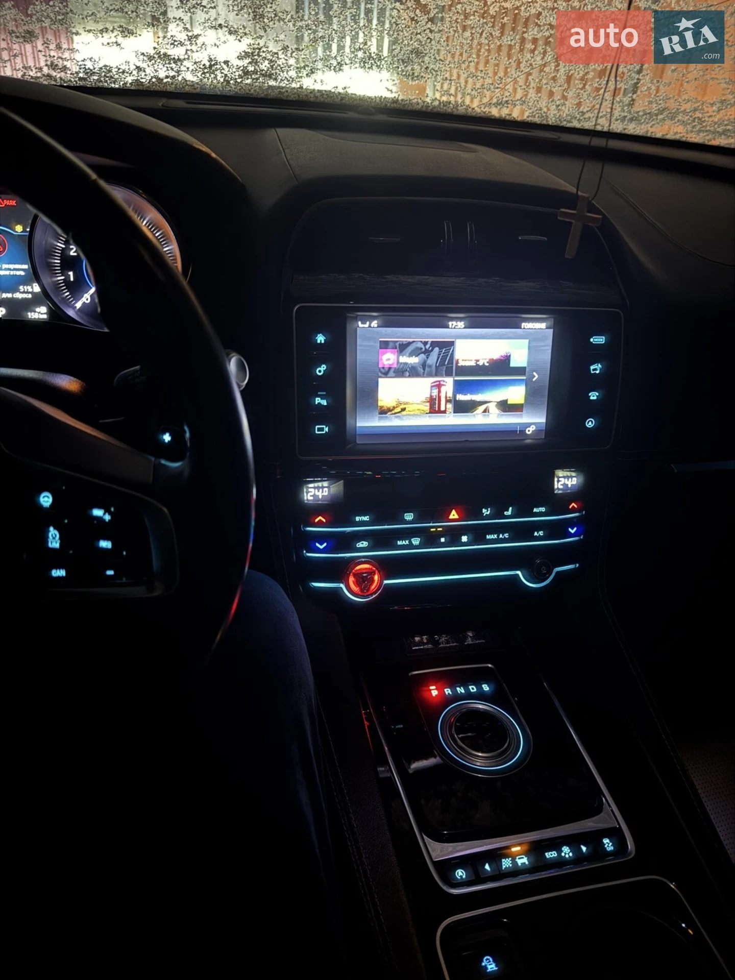 2016 Jaguar F-Pace - мініатюра 19