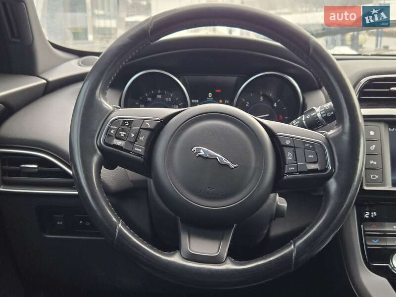 Внедорожник / Кроссовер Jaguar F-Pace 2016 в Киеве фото 24 Внедорожник / Кроссовер Jaguar F-Pace 2016 в Киеве