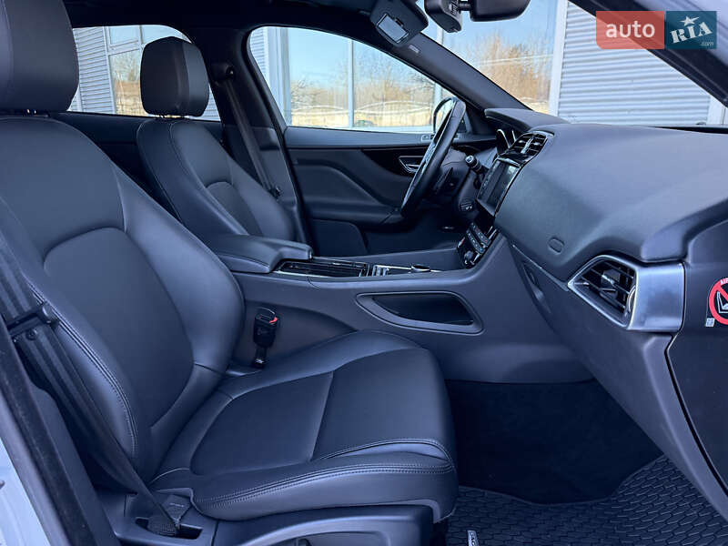 Позашляховик / Кросовер Jaguar F-Pace 2018 в Рівному