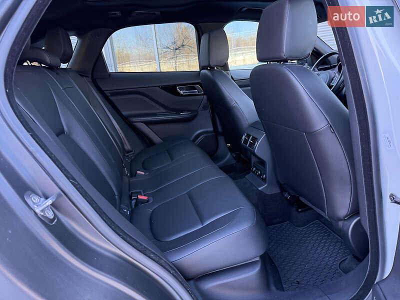 Позашляховик / Кросовер Jaguar F-Pace 2018 в Рівному