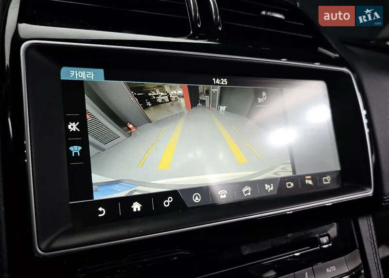 Позашляховик / Кросовер Jaguar F-Pace 2016 в Чечельнику