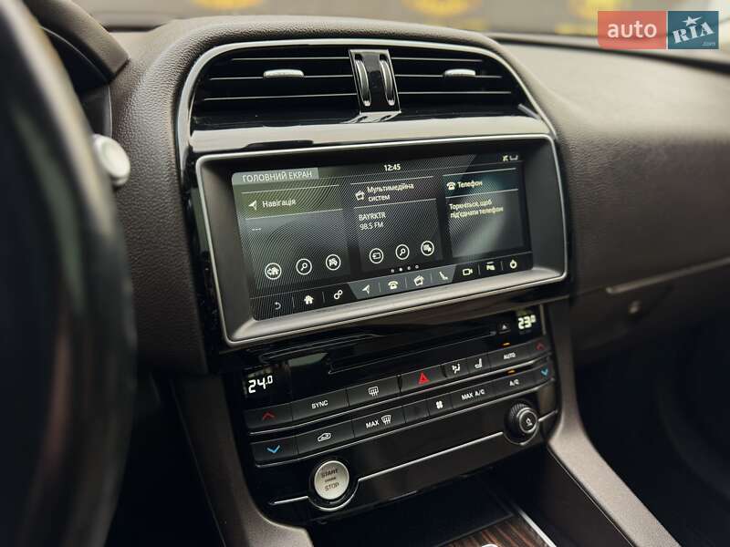 Внедорожник / Кроссовер Jaguar F-Pace 2016 в Киеве