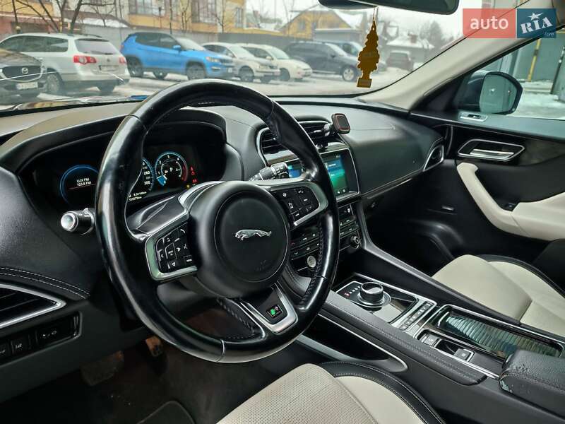 Внедорожник / Кроссовер Jaguar F-Pace 2017 в Ивано-Франковске