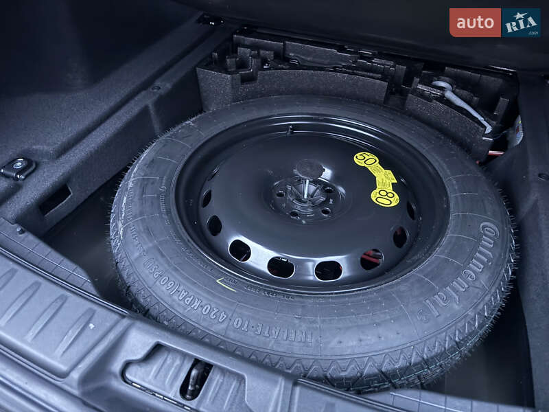 Внедорожник / Кроссовер Jaguar F-Pace 2017 в Днепре фото 43 Внедорожник / Кроссовер Jaguar F-Pace 2017 в Днепре