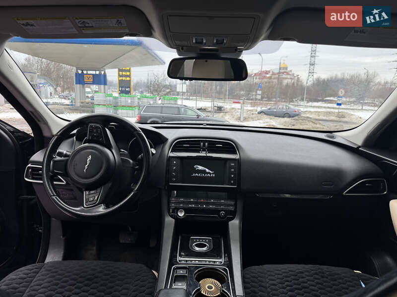 Внедорожник / Кроссовер Jaguar F-Pace 2016 в Львове