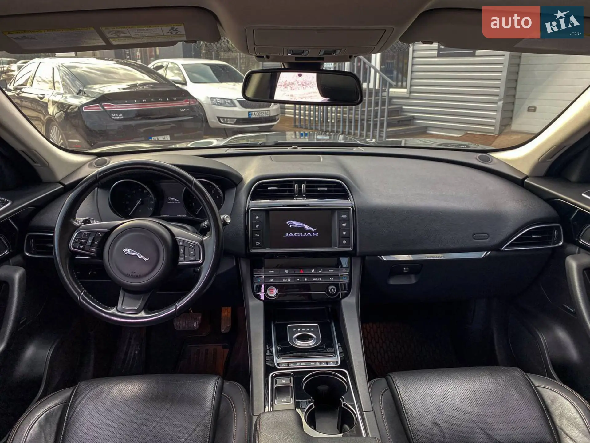 2017 Jaguar F-Pace - мініатюра 3