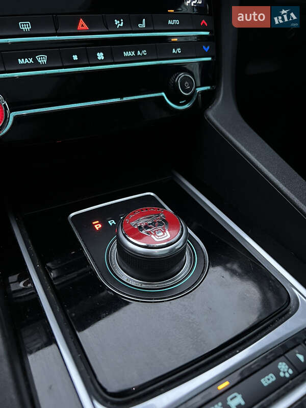 Позашляховик / Кросовер Jaguar F-Pace 2018 в Львові